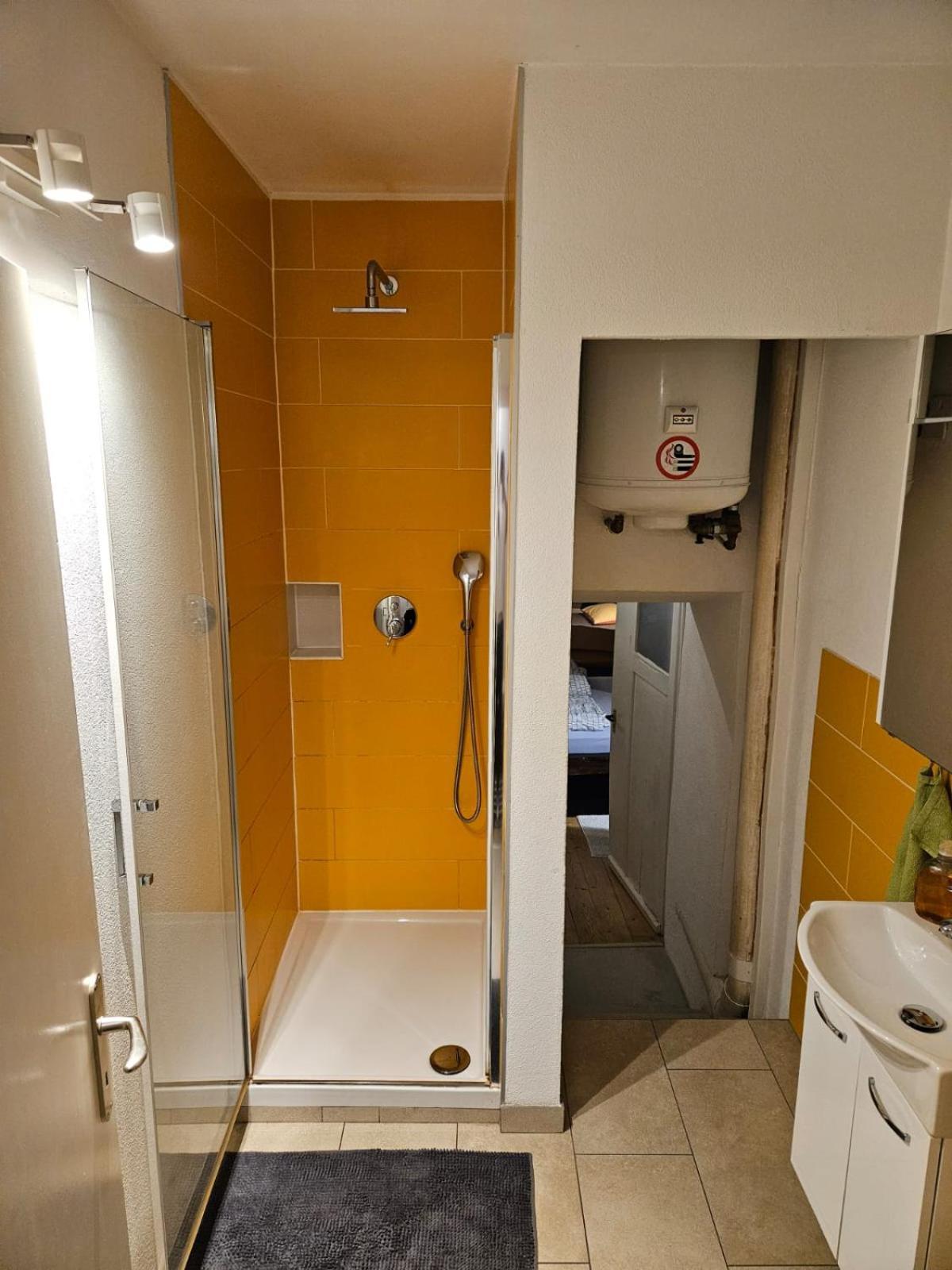 Airolo With Private Parking Apartment Ngoại thất bức ảnh