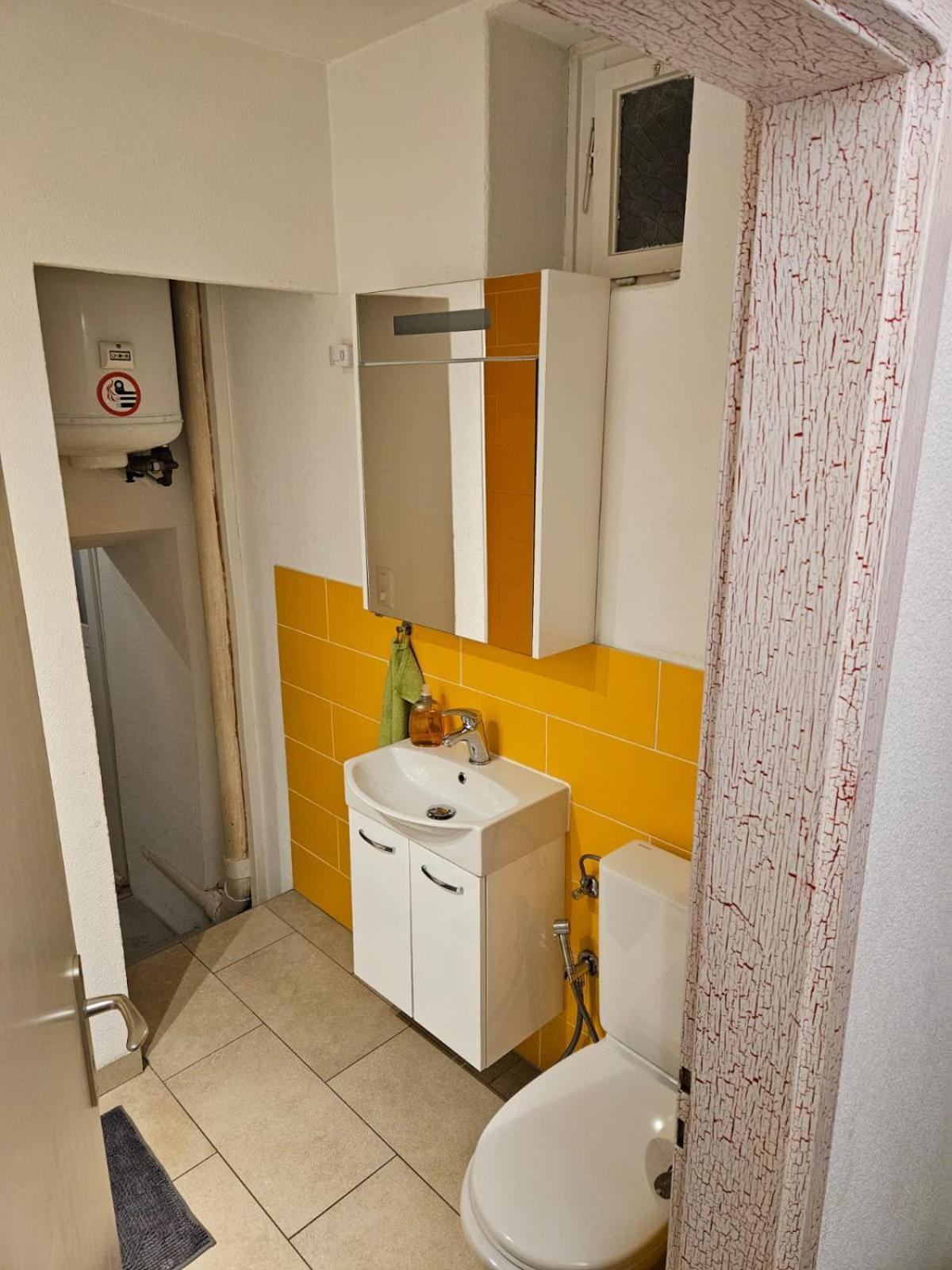 Airolo With Private Parking Apartment Ngoại thất bức ảnh