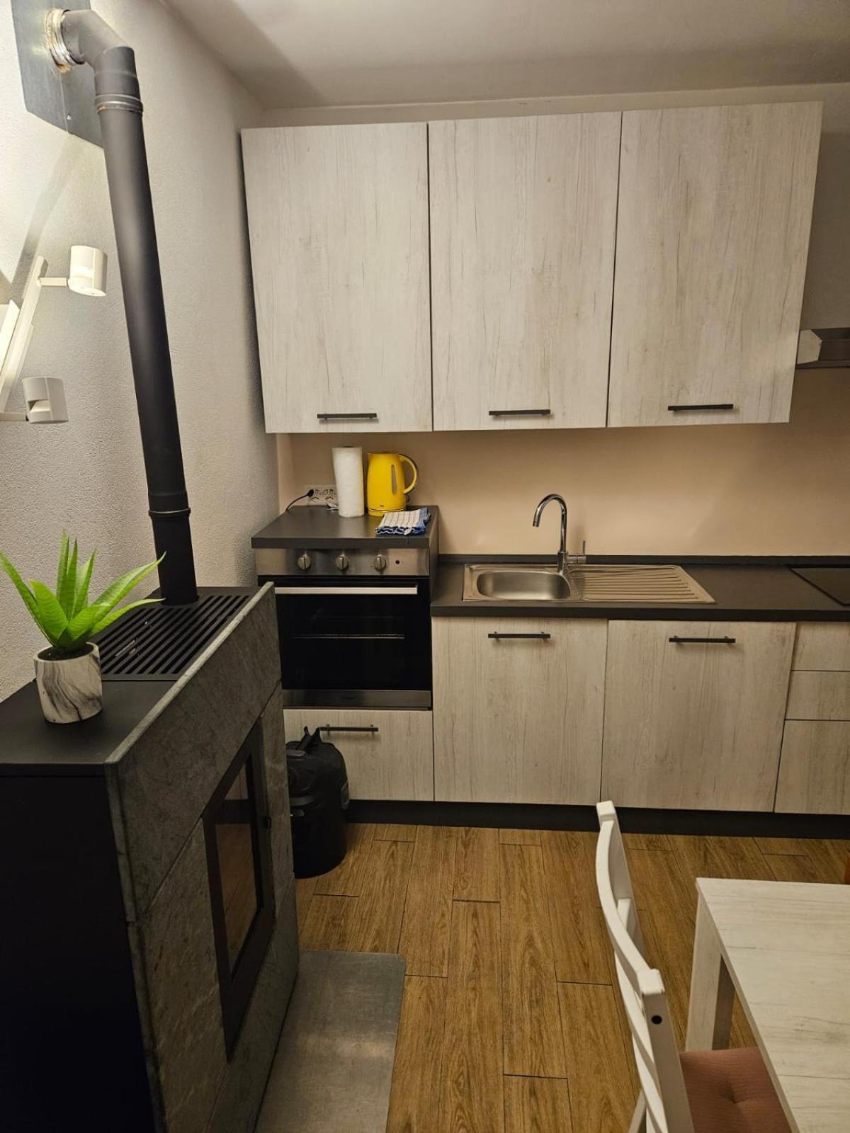Airolo With Private Parking Apartment Ngoại thất bức ảnh