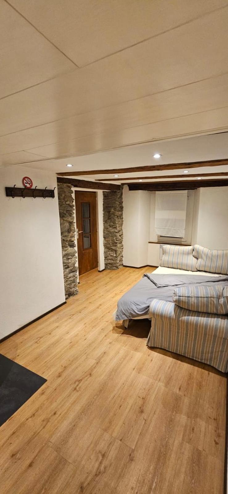 Airolo With Private Parking Apartment Ngoại thất bức ảnh